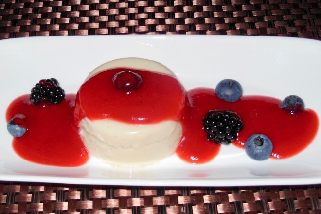 Panna Cotta - vegan - Erdbeersauce - Erdbeeren - Rezept - schnell - leicht - einfach - ohne Sahne - Zutaten - Süßspeise - italienisch