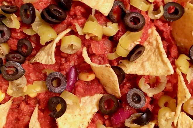 Nachos mit Linsen - Nachos - Linsen - vegan - überbacken - vegane Käsesauce - Rezept - selber machen