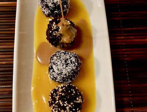 Rezepte: Süsses: Klebreis mit Kokos- & Mango-Sauce - Titelbild