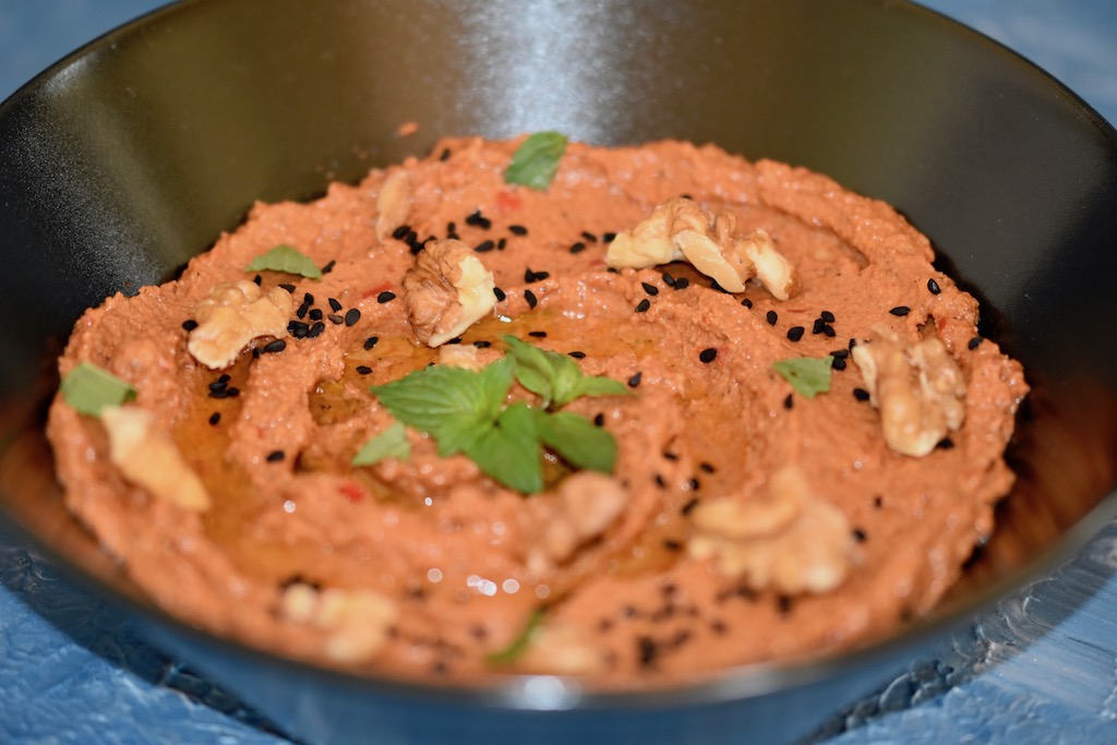 muhammara - dip - paste - orientalisch - türkisch - syrischevorspeise - libanesisch - granatapfel - vegan - glutenfrei - rezept - leicht