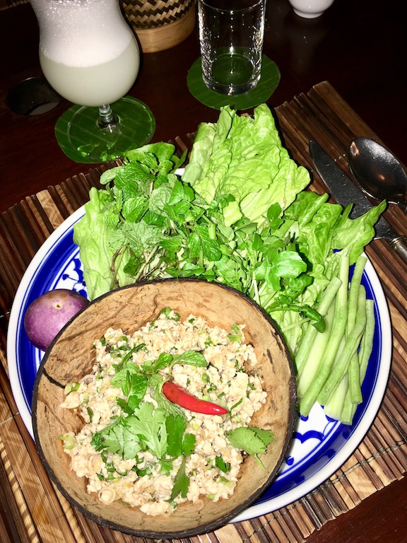 Tipps & Infos: Laotische Küche: Salat aus gehacktem Fleisch, Kräutern und Minze (Koy, Laap, Larp)