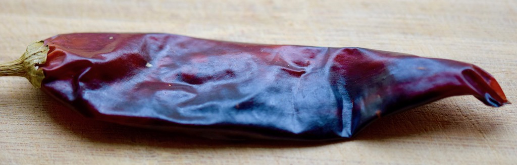 Chilis-Wissenswertes - Chilis - Wissen - Info - Chilisorten - Warenkunde - Chilischoten - frische Chilis - getrocknete Chilis - Schärfegrade - Scoville Einheiten