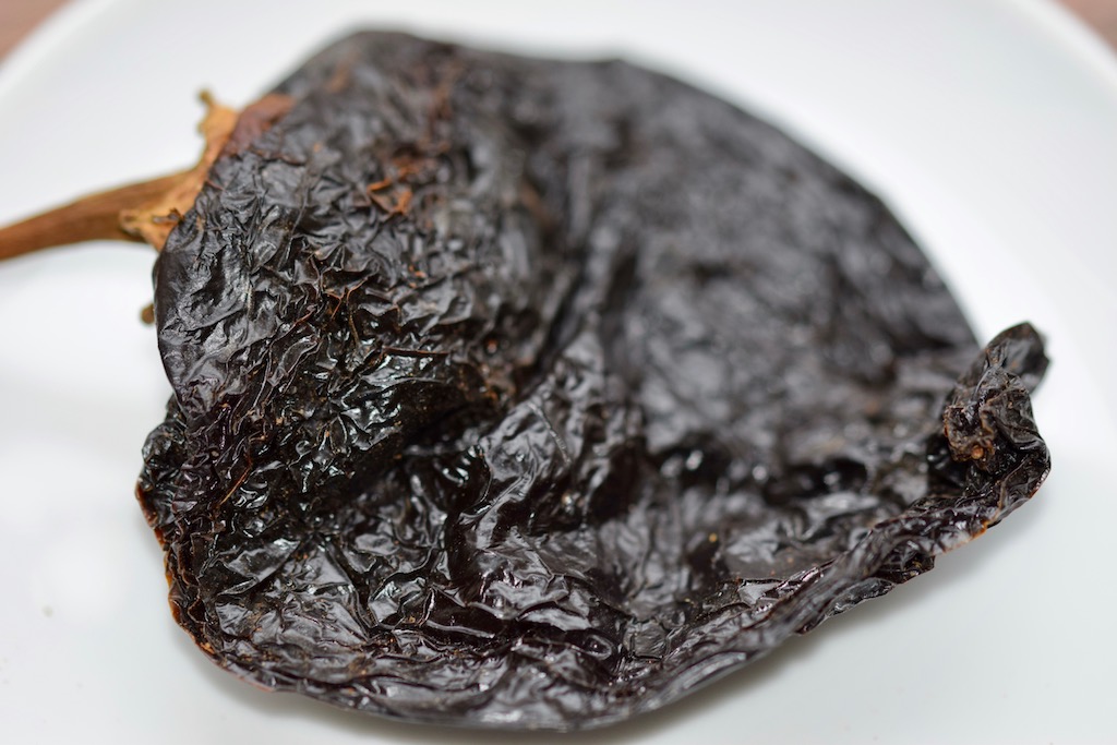 Chilis-Wissenswertes - Chilis - Wissen - Info - Chilisorten - Warenkunde - Chilischoten - frische Chilis - getrocknete Chilis - Schärfegrade - Scoville Einheiten