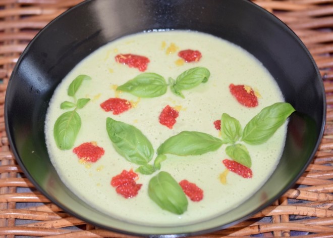 Avocado-Gurken-Kaltschale