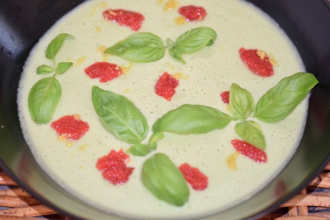 Rezepte: Suppen & Eintöpfe: Avocado-Gurken-Kaltschale