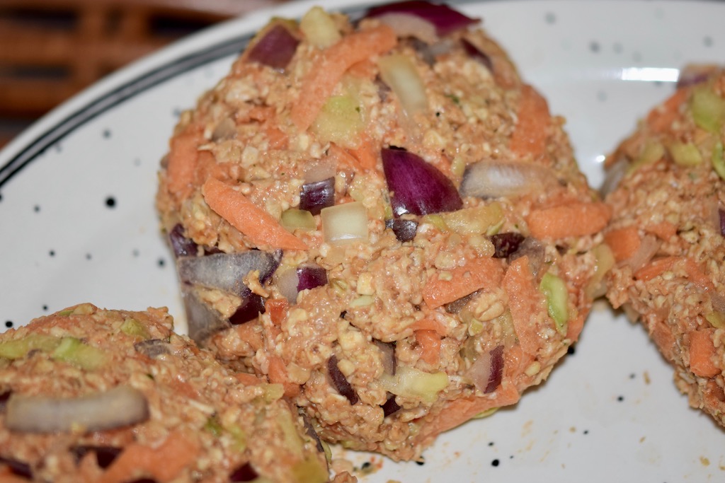 Rezepte: Hauptgerichte: Knusprige Burger-Bratlinge - roh