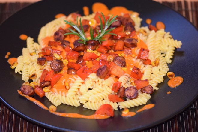 Pasta - Nudeln - Paprikasauce - Paprika - Sauce - Kabanossi - Cabanossi - Mais - Rezept - einfach - schnell - frische Paprika - Gemüse - Soße -glutenfrei - milchfrei