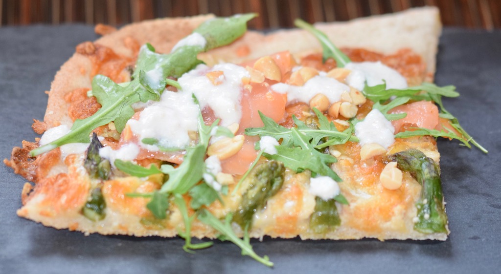 Rezepte: Hauptgerichte: Pizza Bianca mit Spargel und Lachs
