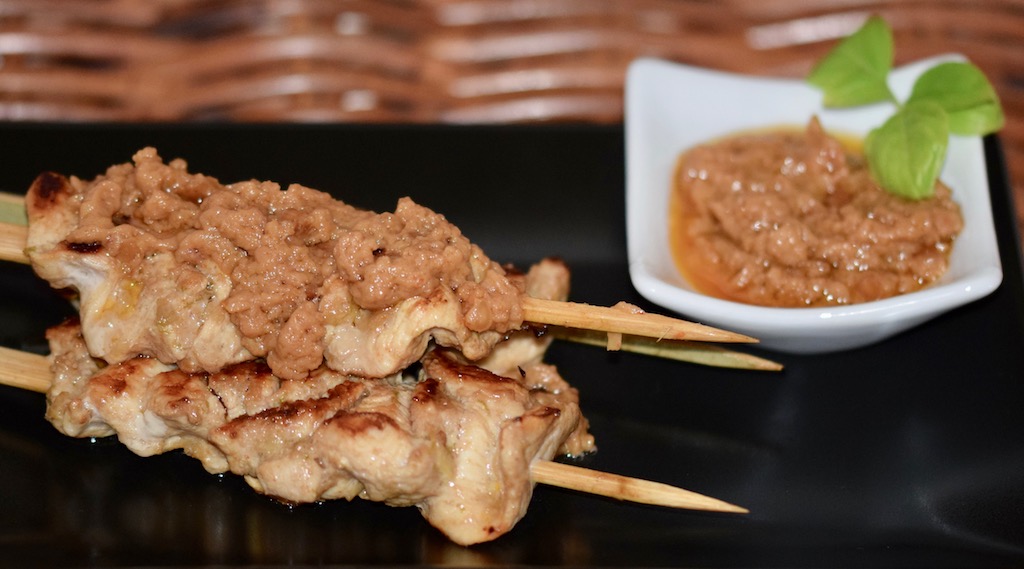 Rezepte: Kleinigkeiten: Saté-Spieße mit Erdnuss-Sauce