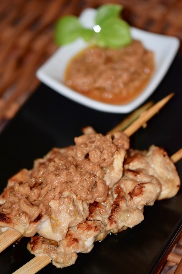 Rezepte: Kleinigkeiten: Saté-Spieße mit Erdnuss-Sauce