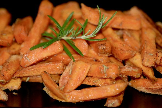 Süßkartoffel-Pommes aus dem&nbsp;Ofen