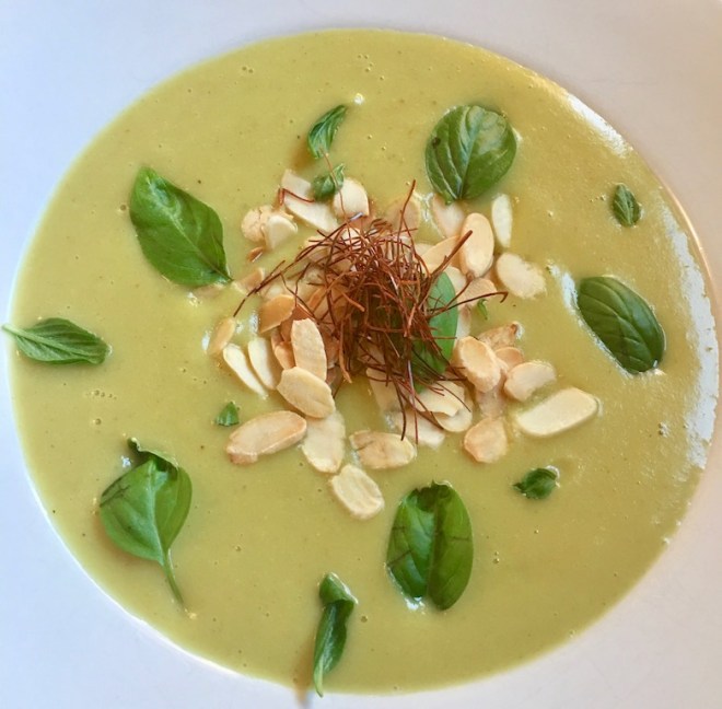 Rezepte: Suppen & Eintöpfe: Zucchini-Cremsuppe aus dem Slowcooker - vegan