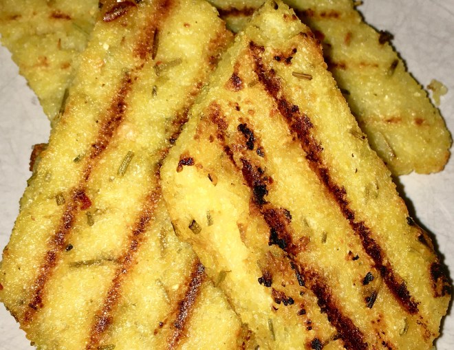 Polenta - Rosmarin - vegan - glutenfrei - einfach - Rezept - Beilage - italienisch - gesund - herzhaft