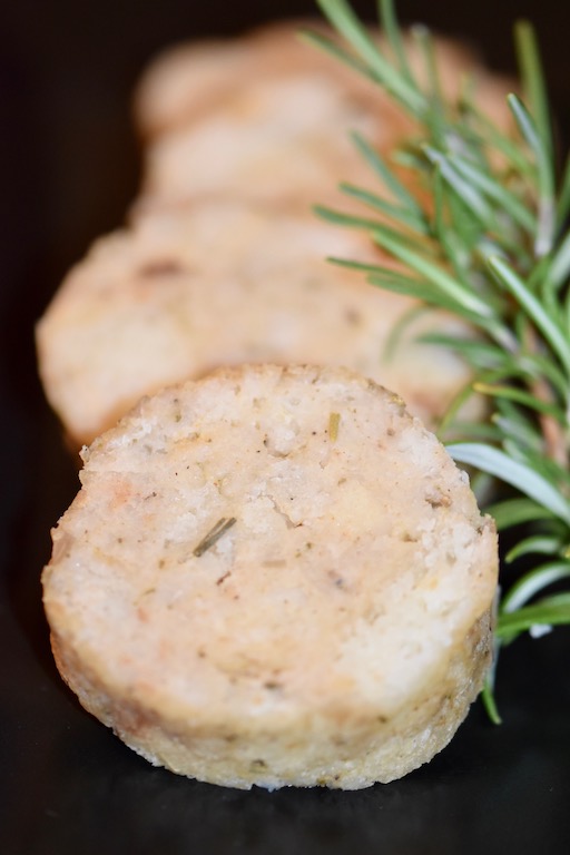 böhmische Serviettenknödel - Serviettenknödel - böhmisch - Alufolie - Rezept - glutenfrei - ohne Hefe - milchfrei - ohne Milchprodukte - einfach - Rosmarin