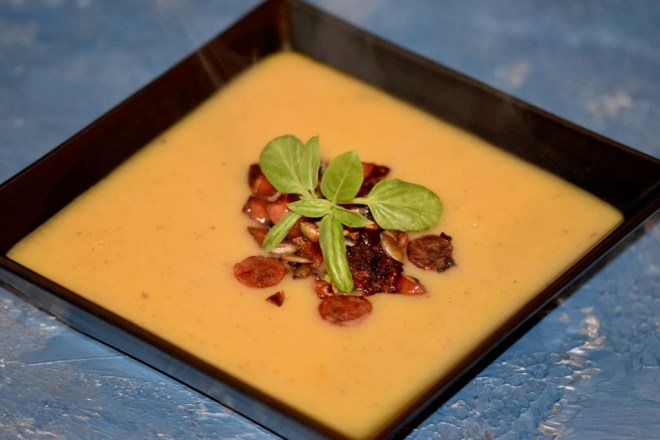 Kartoffelsuppe - klassisch - Kabanossi - Oma - einfach - milchfrei - glutenfrei - Rezept - schnelle - mit veganer Variante - beste - comfortfood - suppe