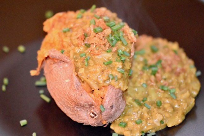 Süßkartoffel-Kumpir mit indischem&nbsp;Dal