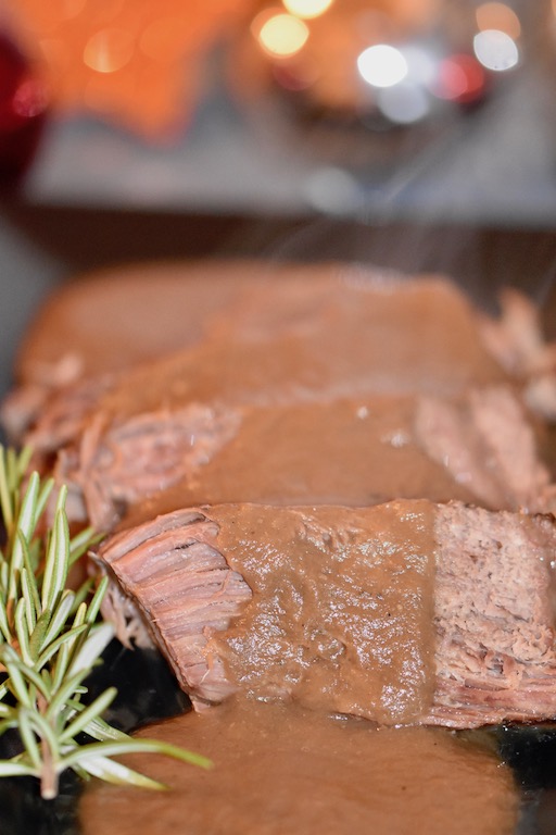 Zwiebelbraten aus dem Slowcooker - Zwiebelbraten - Slowcooker - Variante aus dem Backofen - Backofen - Rinderbraten - Crockpot - Crocky - Rezept - Rind - Niedrigtemperaturgaren