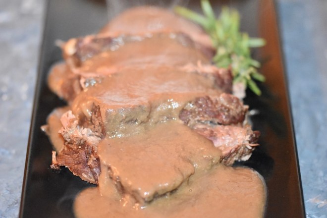 Zwiebelbraten aus dem Slowcooker - Zwiebelbraten - Slowcooker - Variante aus dem Backofen - Backofen - Rinderbraten - Crockpot - Crocky - Rezept - Rind - Niedrigtemperaturgaren