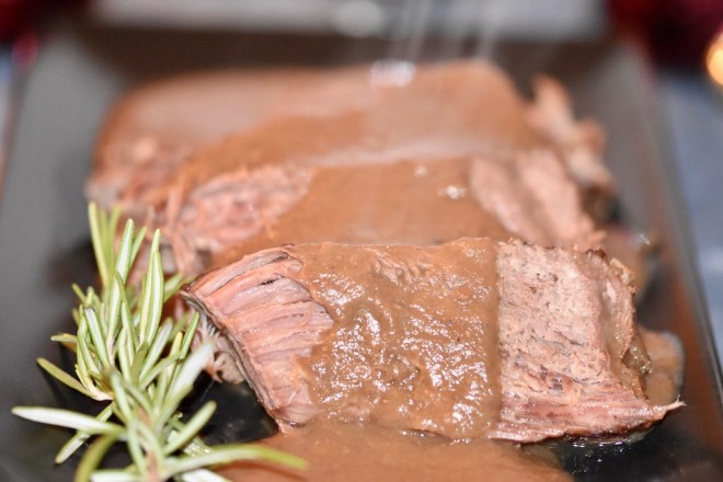 Zwiebelbraten aus dem Slowcooker - Zwiebelbraten - Slowcooker - Variante aus dem Backofen - Backofen - Rinderbraten - Crockpot - Crocky - Rezept - Rind - Niedrigtemperaturgaren