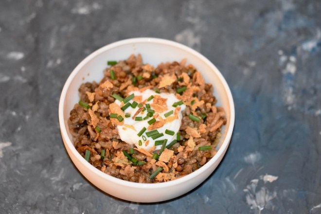 Libanesische Linsen mit Reis - Mujadarra - Rezept - arabisch - orientalisch - Linsen mit Reis und Zwiebeln - vegan - glutenfrei - arabisches Linsengericht - schnell - einfach - Mejadra