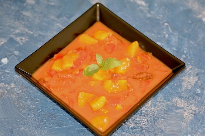 Paprika-Safran-Eintopf mit Chorizo - Eintopf - Safran - Paprika - Chorizo - Wurst - Kartoffeln - Rezept - glutenfrei - milchfrei - Gemüse - schnell - einfach - Tomaten - Herbst - One Pot