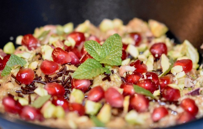 Overnight-Oats - orientalisch - Granatapfel - Pistazien - Kokosmilch - vegan - glutenfrei - Rezept - gesund - Haferflocken - einfach - Zimt - Kurkuma - Frühstück - Clean-Eating