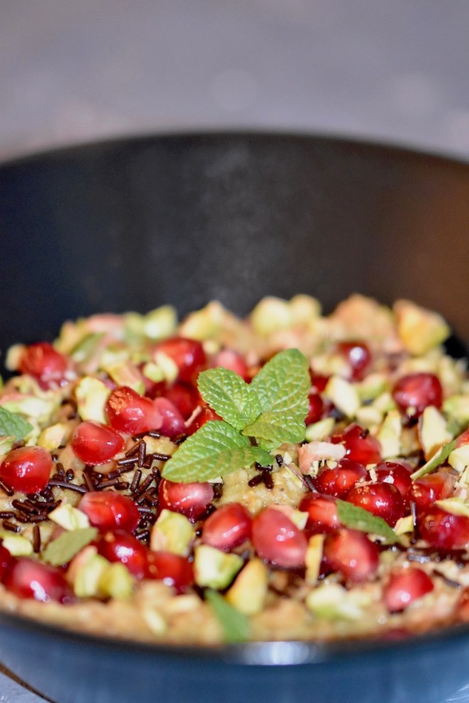 Overnight-Oats - orientalisch - Granatapfel - Pistazien - Kokosmilch - vegan - glutenfrei - Rezept - gesund - Haferflocken - einfach - Zimt - Kurkuma - Frühstück - Clean-Eating