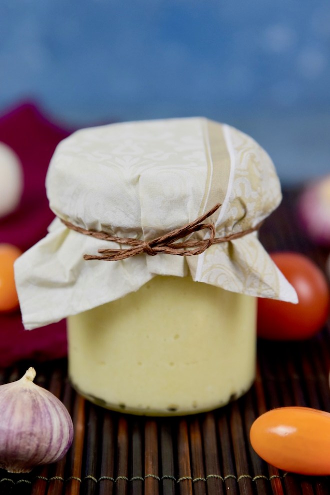 Knoblauchpaste mit Olivenoel selber machen - haltbar - einfach - schnell - Olivenoel - selber machen - Knoblauchpaste - Rezept - Clean Eating - ohne Thermomix