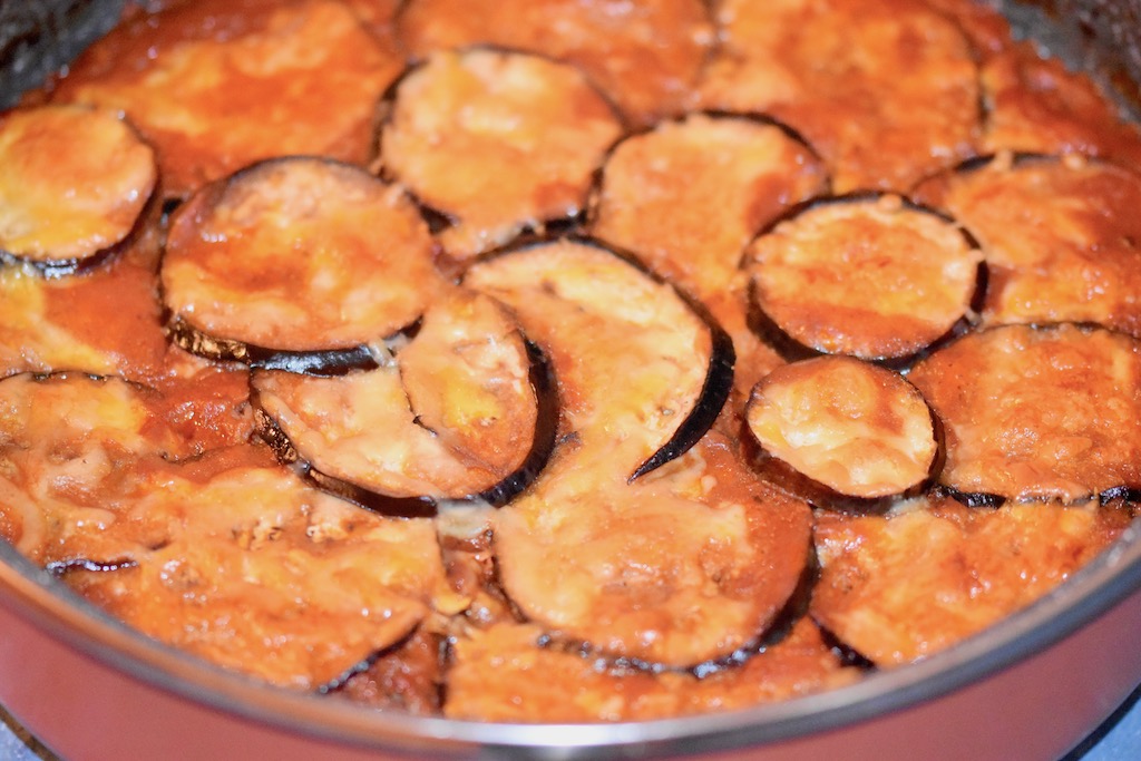 Mediterraner Auberginen Hackauflauf mit Tomaten - Auberginen - Hackfleisch - Tomaten - Schafskäse - Auflauf - Feta - Low Carb - glutenfrei - milchfrei - Rezept - abnehmen - laktosefrei - cleaneating - italienisch - Parmigiana di Melanzane