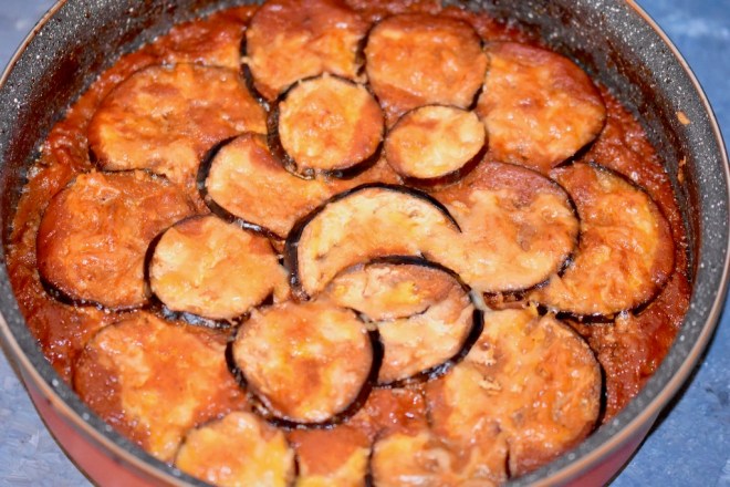 Mediterraner Auberginen Hackauflauf mit Tomaten - Auberginen - Hackfleisch - Tomaten - Schafskäse - Auflauf - Feta - Low Carb - glutenfrei - milchfrei - Rezept - abnehmen - laktosefrei - cleaneating - italienisch - Parmigiana di Melanzane