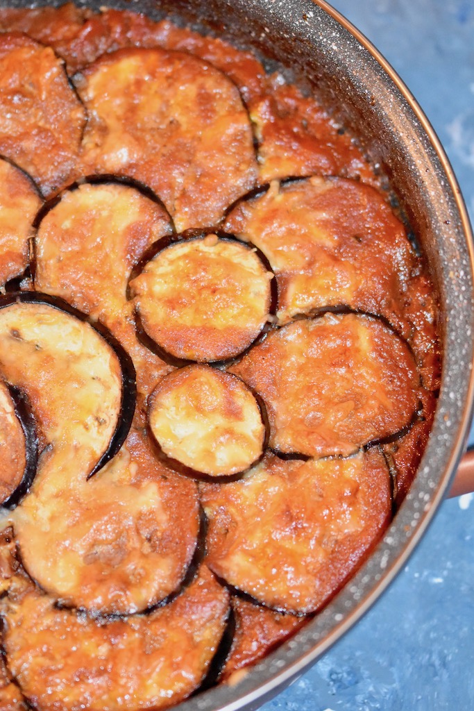 Mediterraner Auberginen Hackauflauf mit Tomaten - Auberginen - Hackfleisch - Tomaten - Schafskäse - Auflauf - Feta - Low Carb - glutenfrei - milchfrei - Rezept - abnehmen - laktosefrei - cleaneating - italienisch - Parmigiana di Melanzane