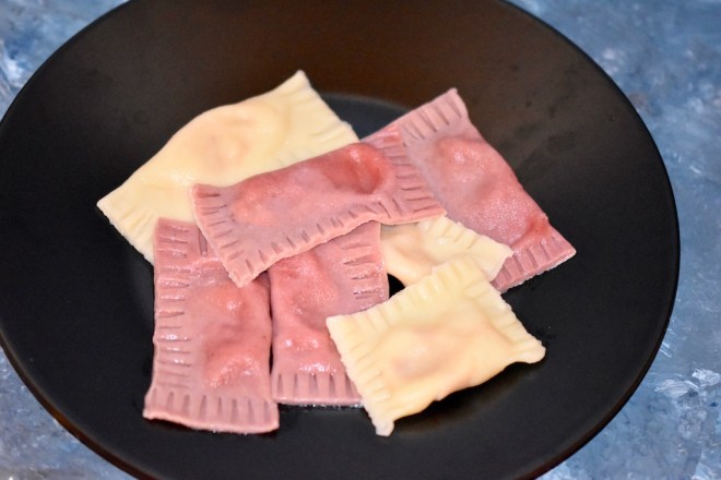 glutenfreie Ravioli Grundrezept - Ravioli - Teig - glutenfreie Ravioli Teig - Rezept - Grundrezept - selber machen - glutenfreier Pastateig Rezept - mit Maschine - selbst gemacht