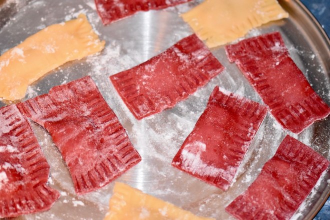 glutenfreie Ravioli Grundrezept - Ravioli - Teig - glutenfreie Ravioli Teig - Rezept - Grundrezept - selber machen - glutenfreier Pastateig Rezept - mit Maschine - selbst gemacht