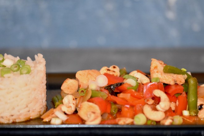 thailändische Gemüse-Pfanne mit Huhn - thailändisch - Thai - Thai-Pfanne - Gemüse - Rezept - Huhn - Stir-Fry - einfach - schnell - Low Carb - original - typisches Thai-Gericht