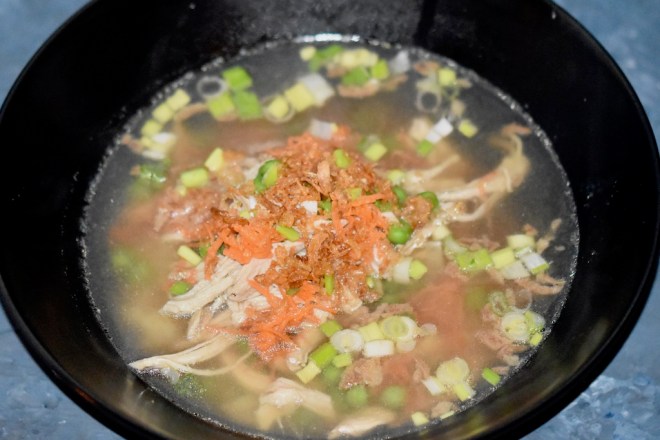 vietnamesische Hühnersuppe - Pho Ga - asiatische Hühnersuppe - Suppe - Rezept - klare Hühnersuppe - mit Zitronengras - mit Reisnudeln - vietnamesische Nudelsuppe mit Huhn - glutenfrei - milchfrei