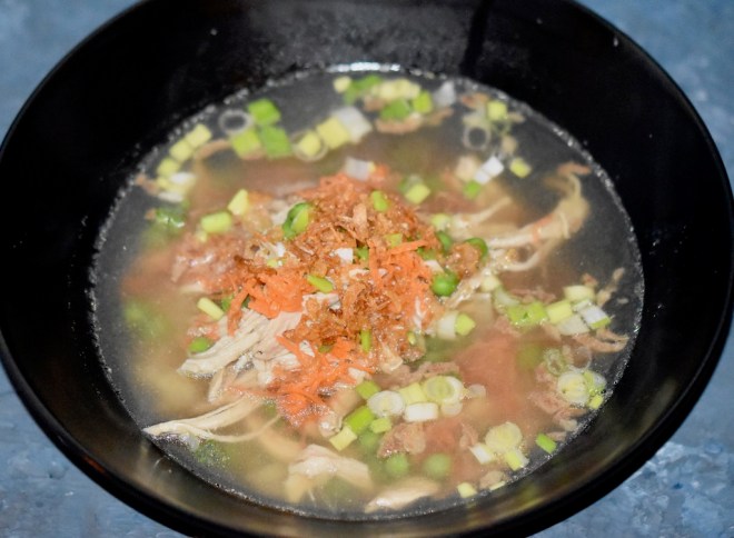 vietnamesische Hühnersuppe - Pho Ga - asiatische Hühnersuppe - Suppe - Rezept - klare Hühnersuppe - mit Zitronengras - mit Reisnudeln - vietnamesische Nudelsuppe mit Huhn - glutenfrei - milchfrei