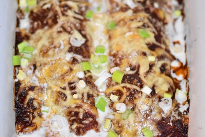 überbackene Enchiladas Rojas mit Hähnchen - überbackene Enchiladas - Enchiladas Rojas - rote Enchiladas - Enchiladas mit Hähnchen - glutenfrei - milchfrei - Rezept - einfach - mexikanische Enchiladas - Enchilada Sauce -vegane Variante