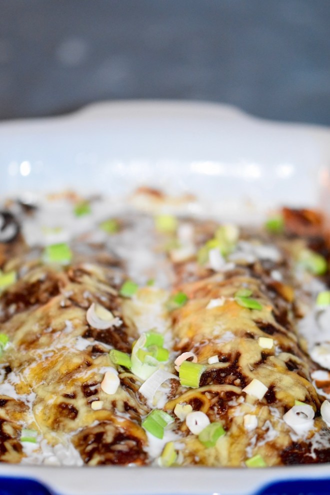 überbackene Enchiladas Rojas mit Hähnchen - überbackene Enchiladas - Enchiladas Rojas - rote Enchiladas - Enchiladas mit Hähnchen - glutenfrei - milchfrei - Rezept - einfach - mexikanische Enchiladas - Enchilada Sauce -vegane Variante