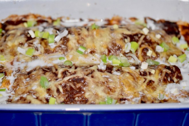 überbackene Enchiladas Rojas mit Hähnchen - überbackene Enchiladas - Enchiladas Rojas - rote Enchiladas - Enchiladas mit Hähnchen - glutenfrei - milchfrei - Rezept - einfach - mexikanische Enchiladas - Enchilada Sauce -vegane Variante