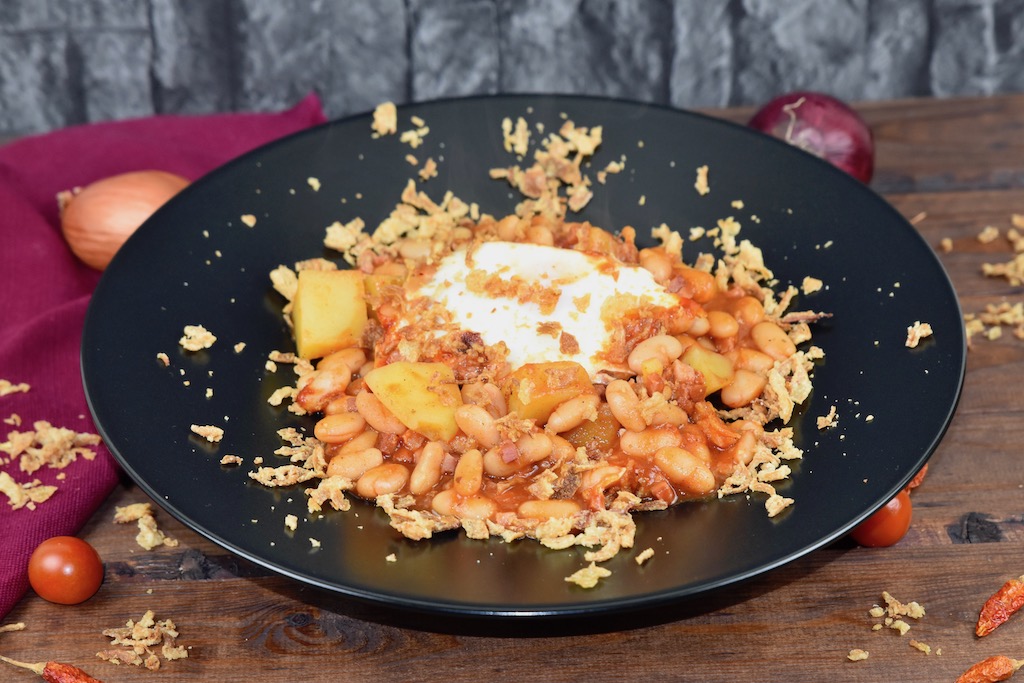 Baked Beans mit Kartoffeln und Ei - Baked Beans - Rezept - milchfrei - glutenfrei - mit Ei - mit Kartoffeln - einfach - selber machen - deutsch - aus dem Ofen - gebackene Bohnen - mit Schinken