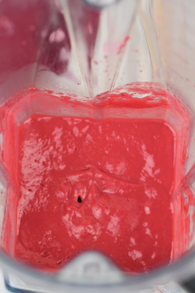 Himbeer-Chia-Pudding - Chia-Pudding - mit Himbeersauce - vegan - einfach - pflanzliche Milch - schnell - gesund - Rezept - Chia - glutenfrei - Low Carb - zuckerfrei