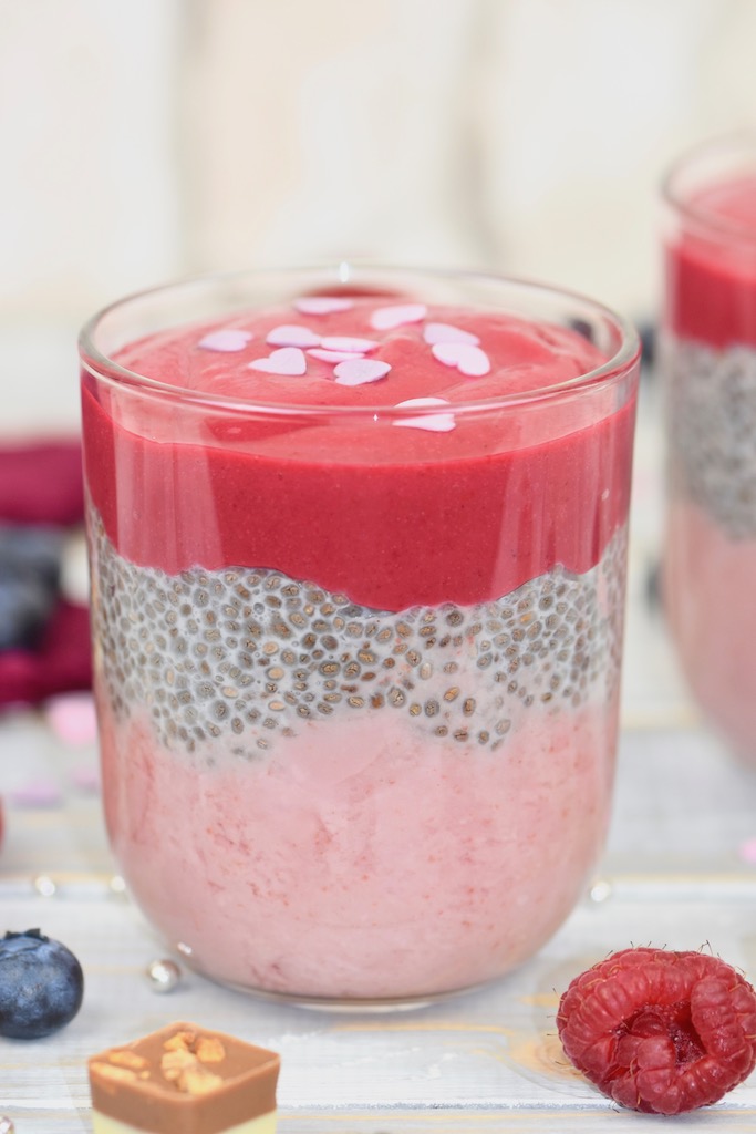 Himbeer-Chia-Pudding - Chia-Pudding - mit Himbeersauce - vegan - einfach - pflanzliche Milch - schnell - gesund - Rezept - Chia - glutenfrei - Low Carb - zuckerfrei