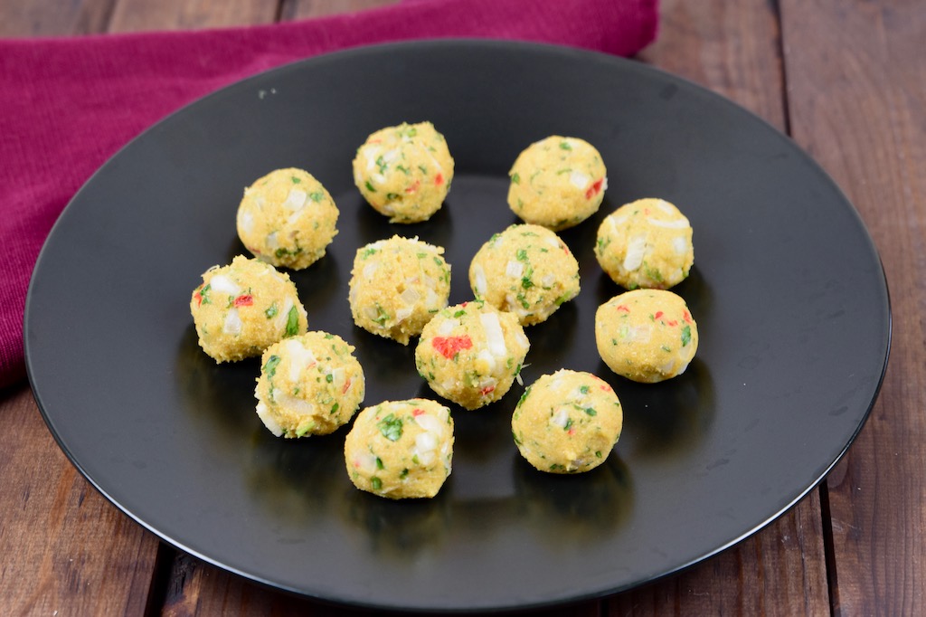 indisches Tomaten-Curry mit Kichererbsenbällchen - indisches Tomaten-Curry - indisches Curry - Kichererbsenbällchen - Sauce - Rezept - vegan - glutenfrei - einfach - Curry - Kichererbsen - gesund - Tomaten-Curry