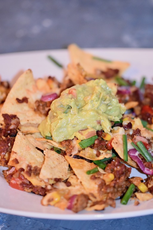 Nachos - mexikanisches Fingerfood - Snack - Taco-Chips - mexikanische Küche - Käse - überbacken - Hackfleisch - Sauce - einfach - selber machen - Rezept