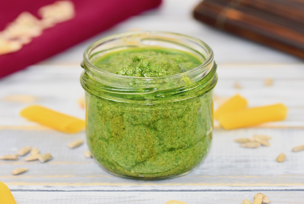 Bärlauchpesto - vegan - Rezept - mit Mandeln - mit Sonnenblumenkernen - einfach - schnell - selber machen - Pesto - für Spaghetti - für Nudeln - für Brot - Frühling - Bärlauch