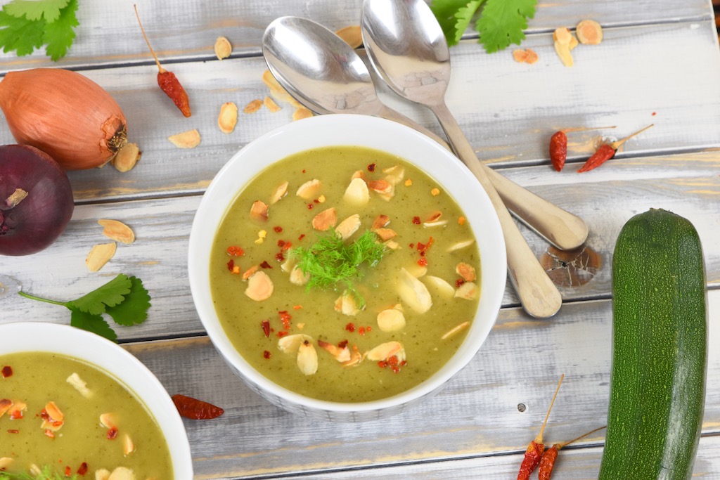 Fenchel-Zucchini-Suppe aus dem Slowcooker - Fenchel-Suppe - Zucchini-Suppe - Fenchel-Zucchini-Suppe - Suppe - Slowcooker - Low Carb - vegan - glutenfrei - ohne Kartoffeln - gesund - Rezept - kochen - schnell - einfach - kalorienarm - Variante vom Herd