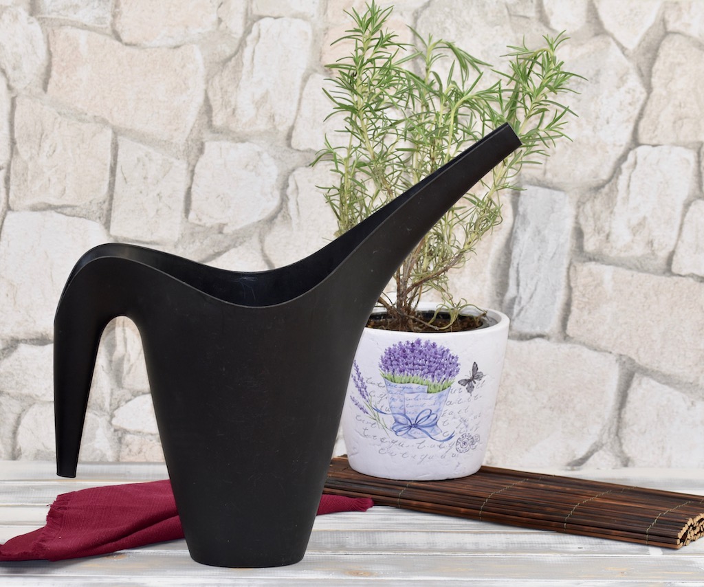 einen eigenen Kräutergarten anlegen - Kräutergarten - anlegen - Balkon - Fensterbank - Küche - Frühling - Terrasse - DIY Indoor-Kräutergarten - säen - pflegen - gießen - düngen - ernten - Kräuter