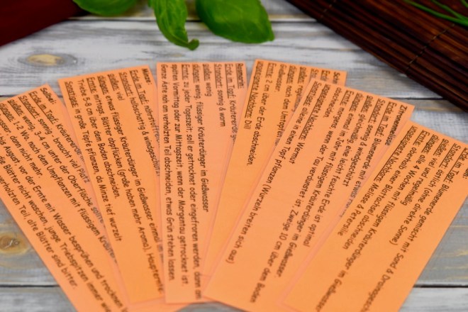 Kräuter im Topf kultivieren - eine Kurzanleitung - Kräuter pflanzen - Kräuter anpflanzen Wohnung - Kräuter säen - Kräuter in der Küche - Kräuter Topf Balkon - Küchenkräuter - Kräuter