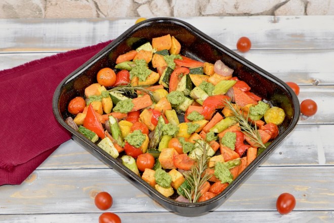 Buntes Ofengemüse mit Rucola-Pesto | Zimt &amp; Chili