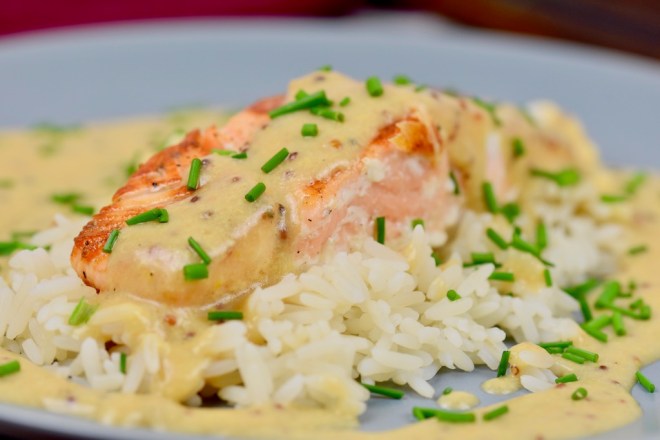 gebratener Lachs in Honig-Senfsauce - Lachs - Honig-Senfsauce - einfach - schnell - Rezept - milchfrei - glutenfrei - Fisch - gebratener Lachs - Low Carb - Clean Eating